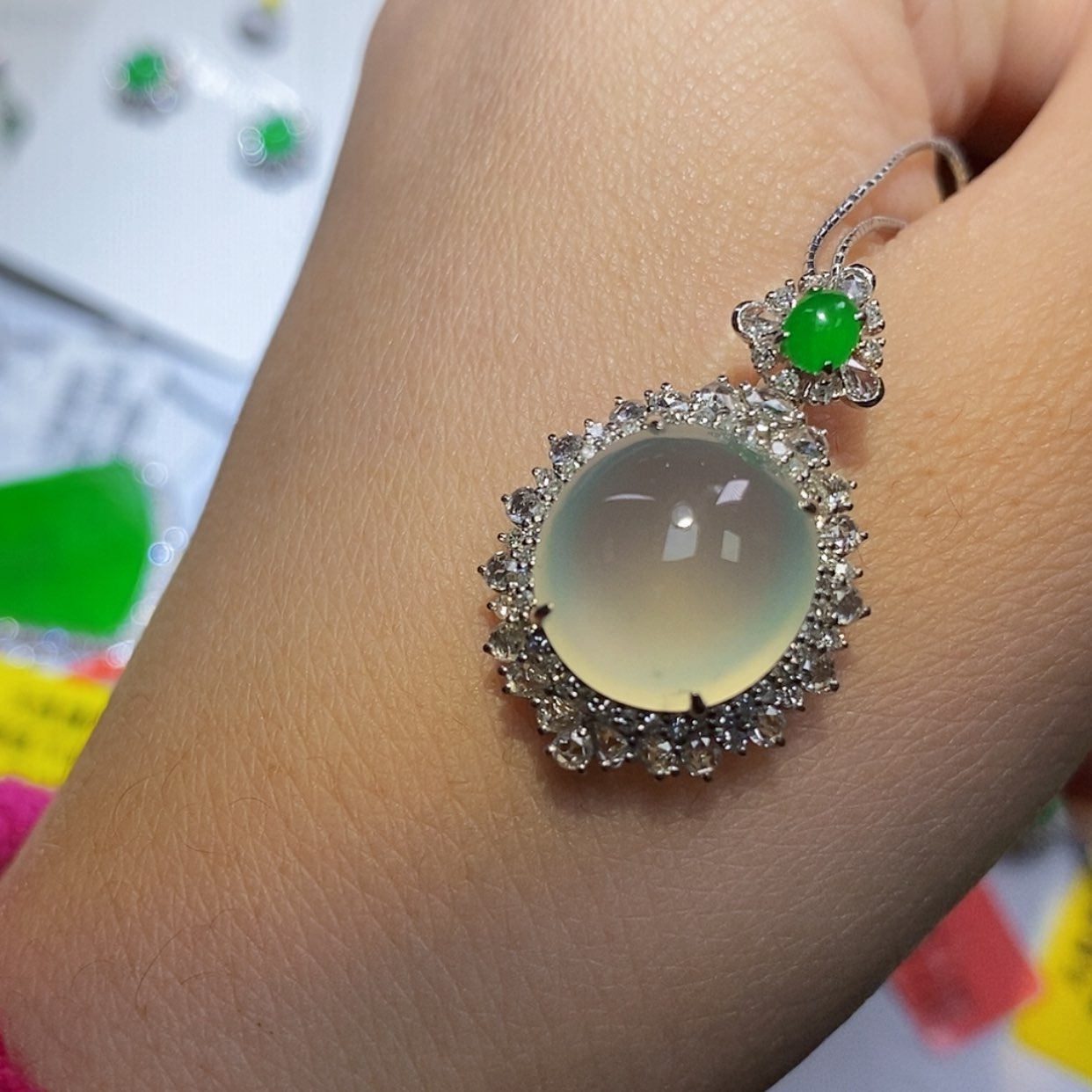 【闪购商品】翡翠18K金镶嵌颈饰F****?吊坠