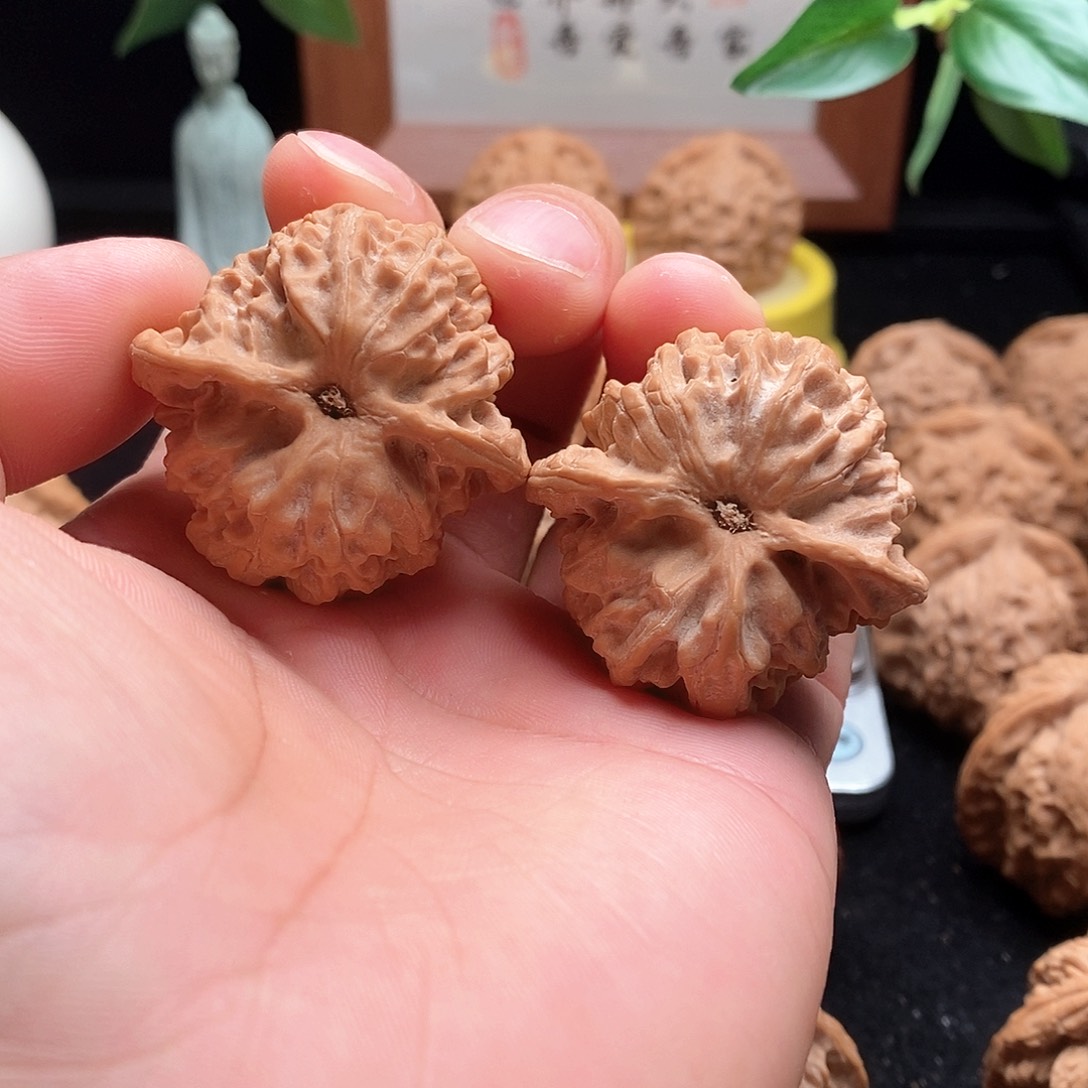 文玩核桃吊坠苹果园40