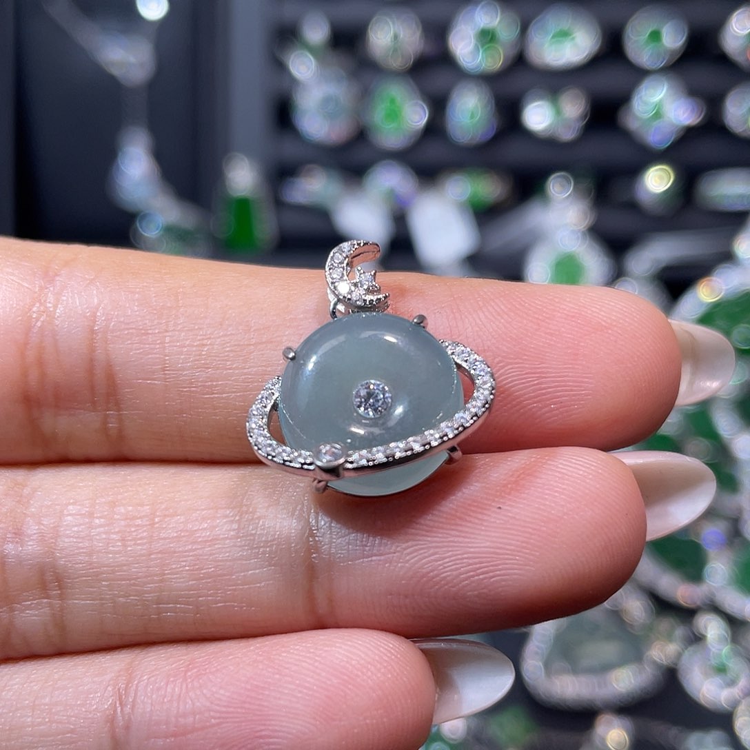 翡翠颈饰未镶嵌平安扣吊坠