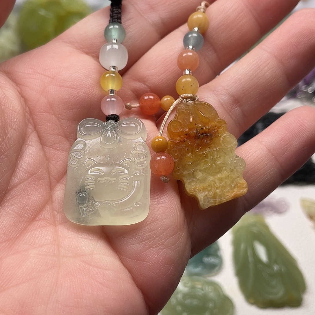 蛇纹石玉未镶嵌颈饰