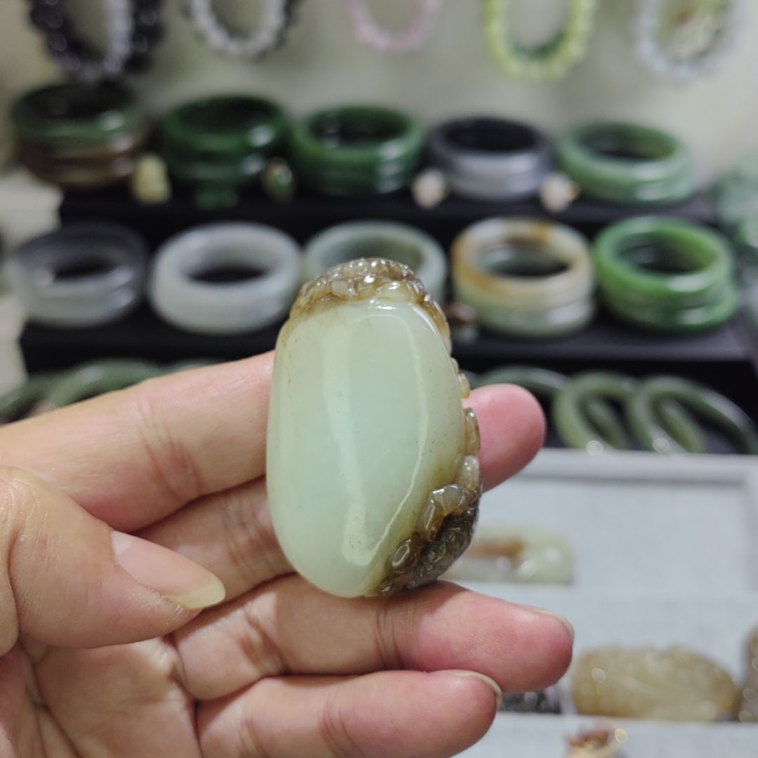 和田玉未镶嵌颈饰