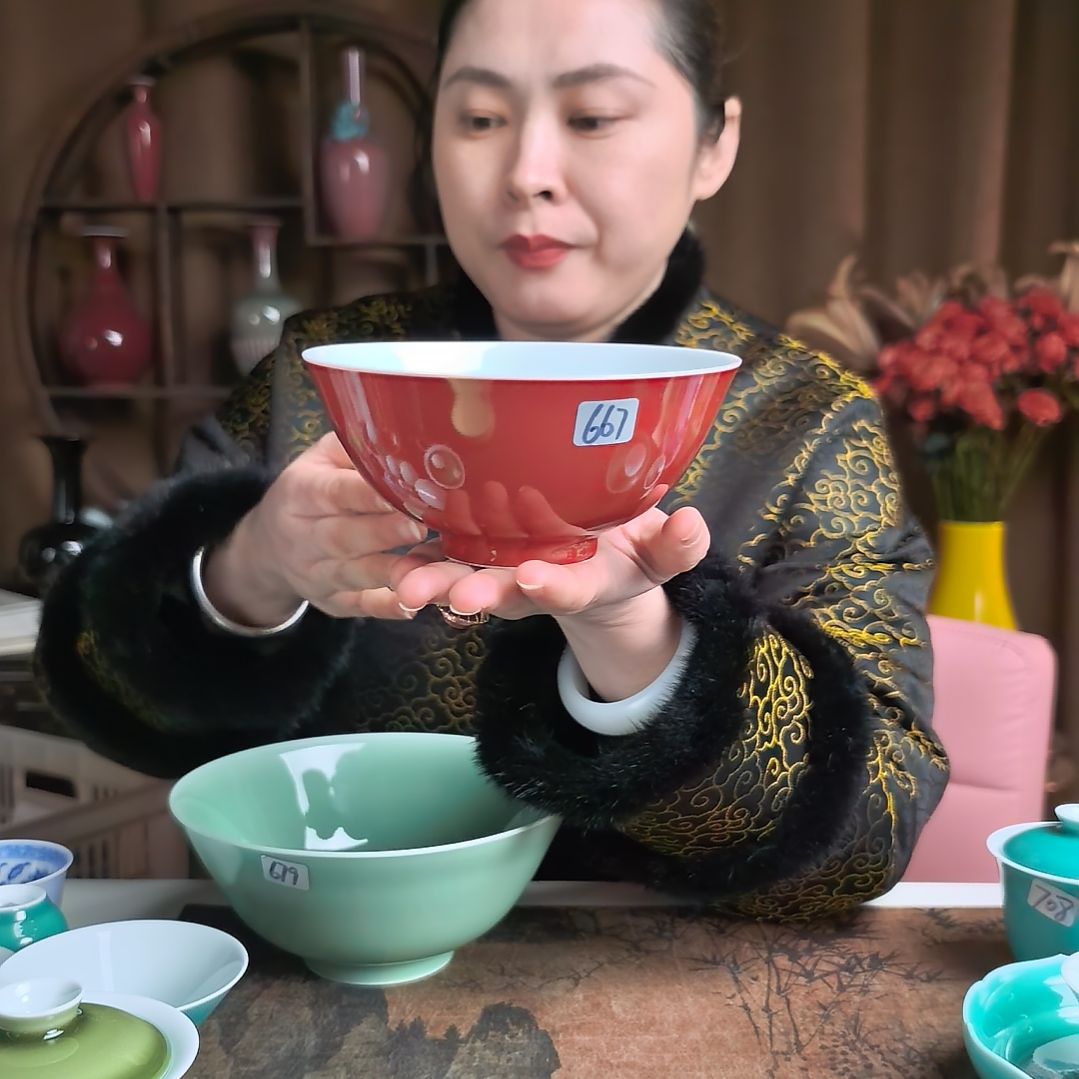 667号珍藏季红釉手工中号碗