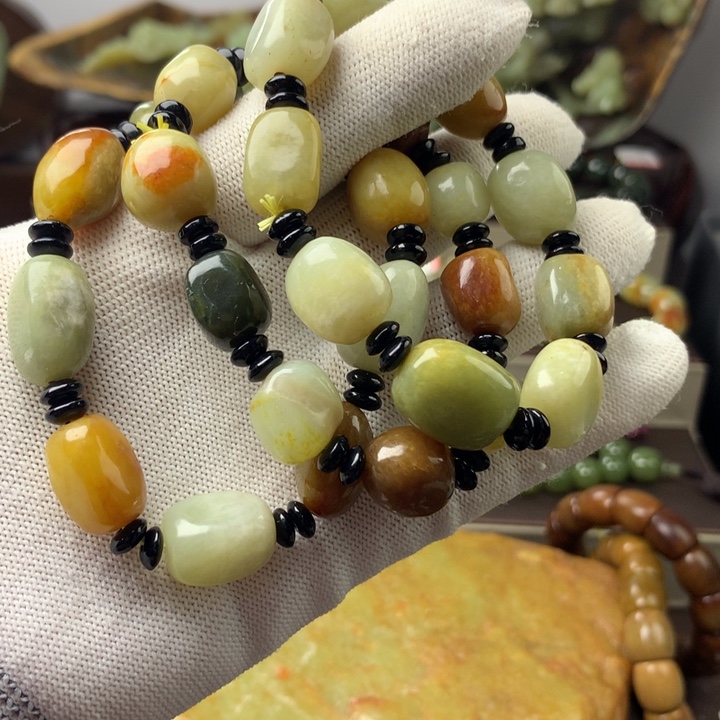 岫岩河磨玉（透闪石质玉）挂件未镶嵌