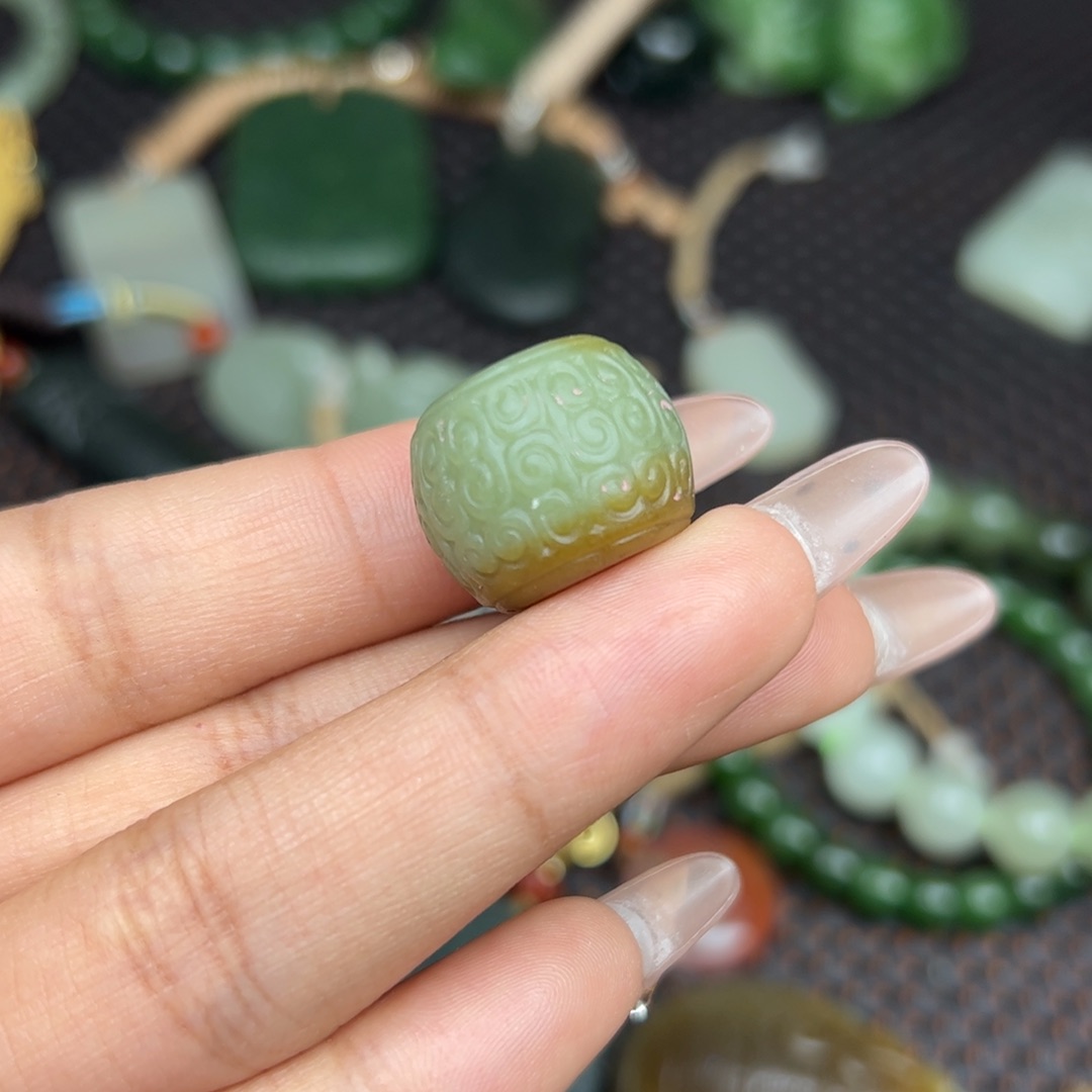 和田玉吊坠未镶嵌