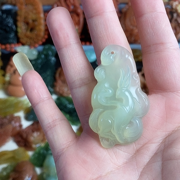 未镶嵌蛇纹石玉颈饰