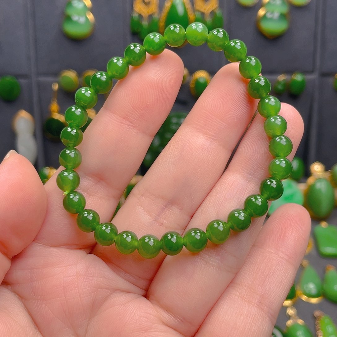 手串未镶嵌和田玉（碧玉）心****师298