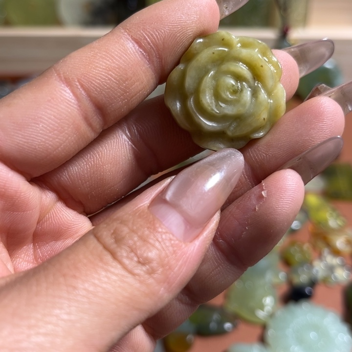 蛇纹石玉合金颈饰