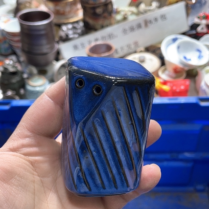 瓷片在你身边的人是真的