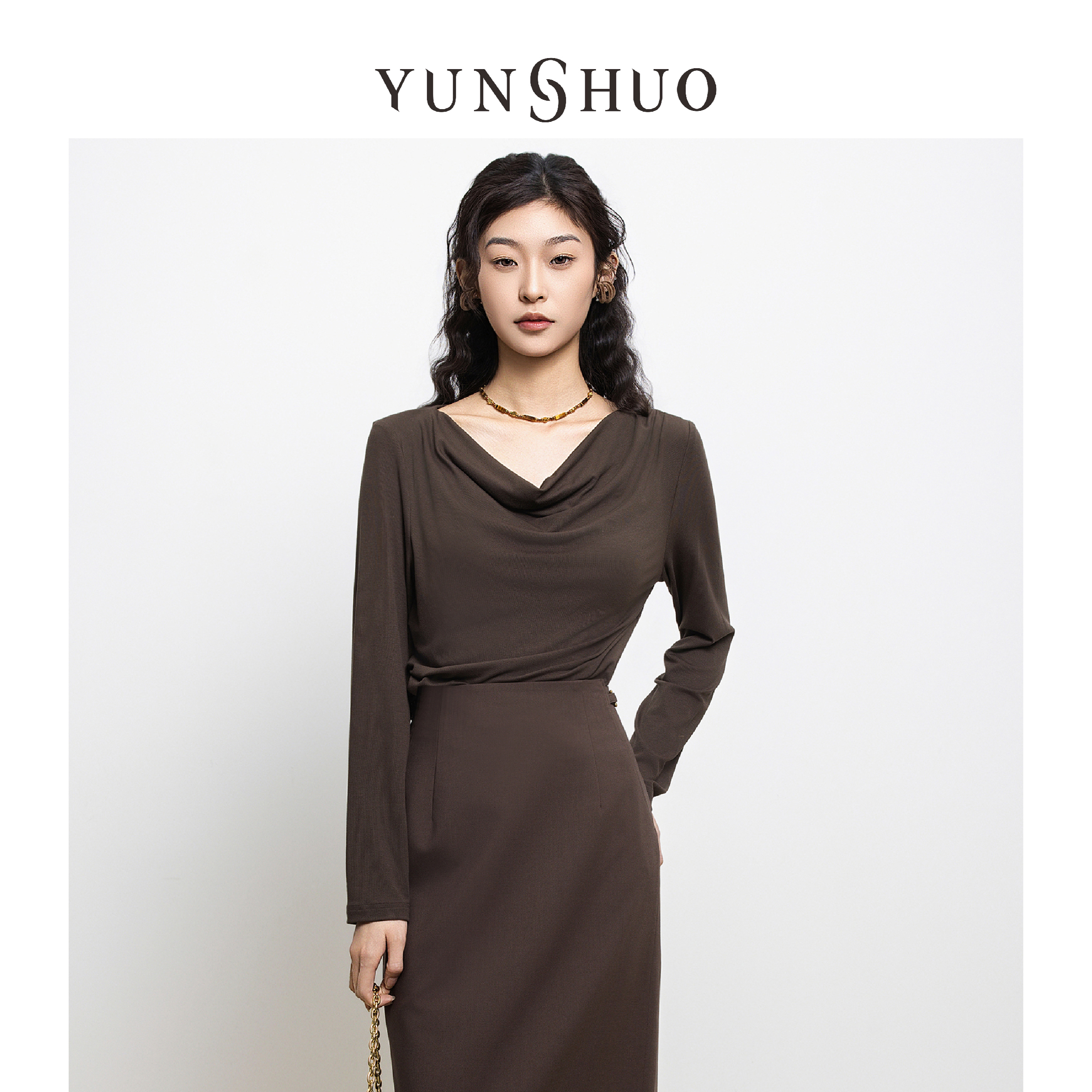 允硕时尚百搭褶皱春季新品复古荡领秋女气质休闲长袖上衣349614