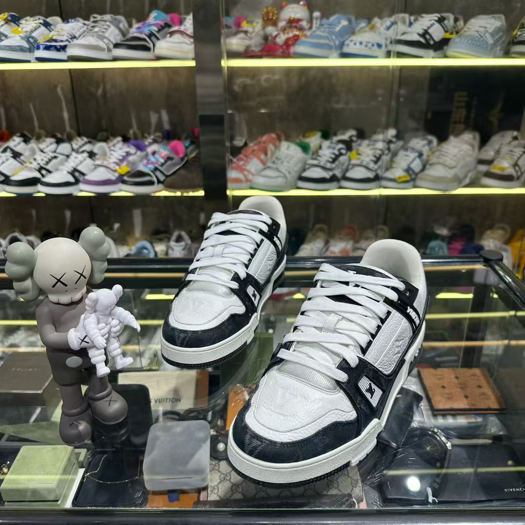 99新 LouisVuitton/路易威登 trainer黑白牛仔板鞋/41码/原盒