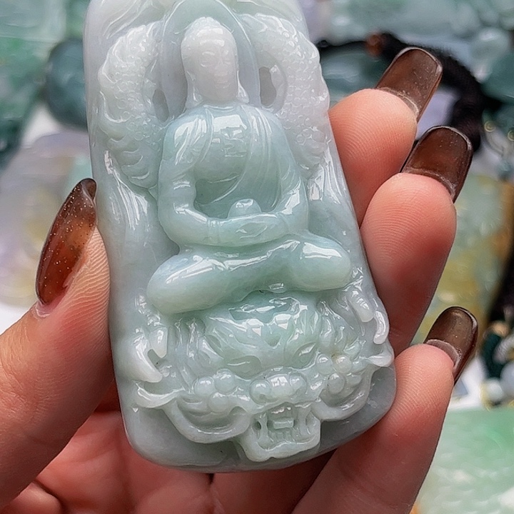 爱***岩翡翠未镶嵌颈饰挂件