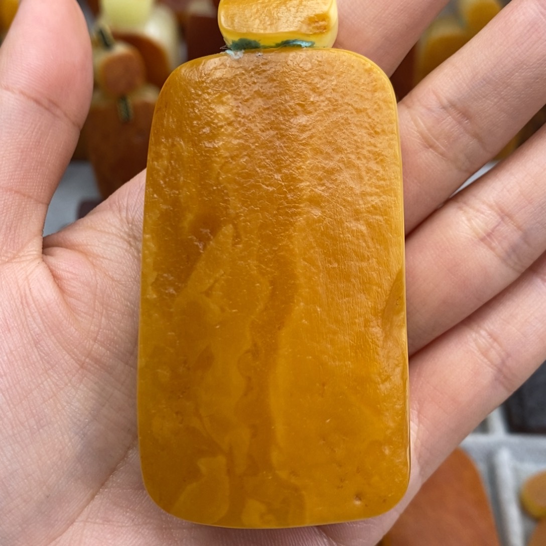 琥珀吊坠(赠链)未镶嵌