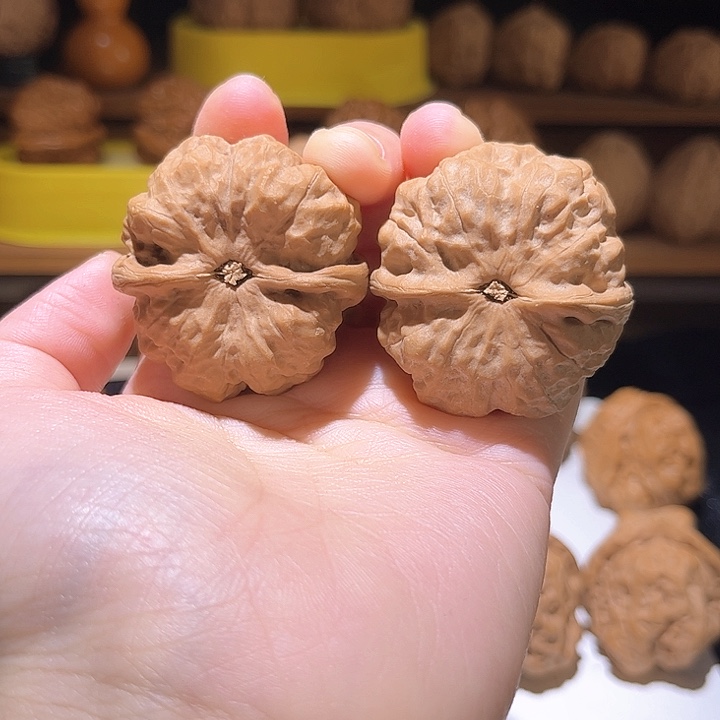 文玩核桃吊坠蛤蟆头