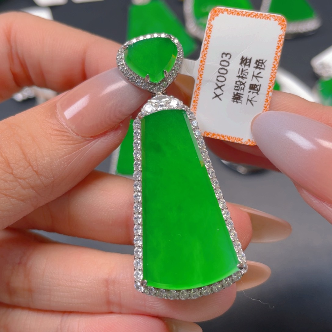 【闪购商品】颈饰银S925镶嵌翡翠翡翠