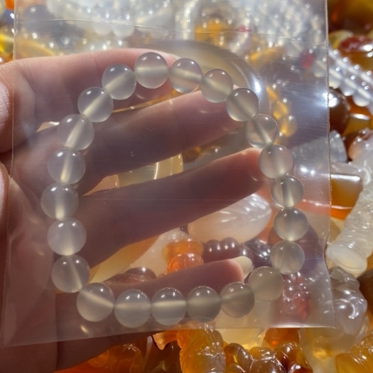 玛瑙/玉髓玛瑙手串未镶嵌M****?