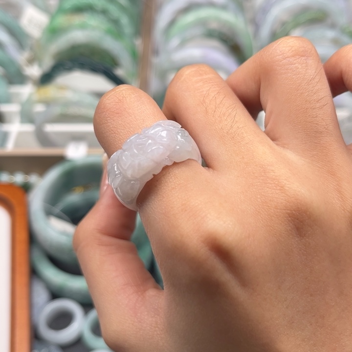 浅***安翡翠未镶嵌戒指11111111111