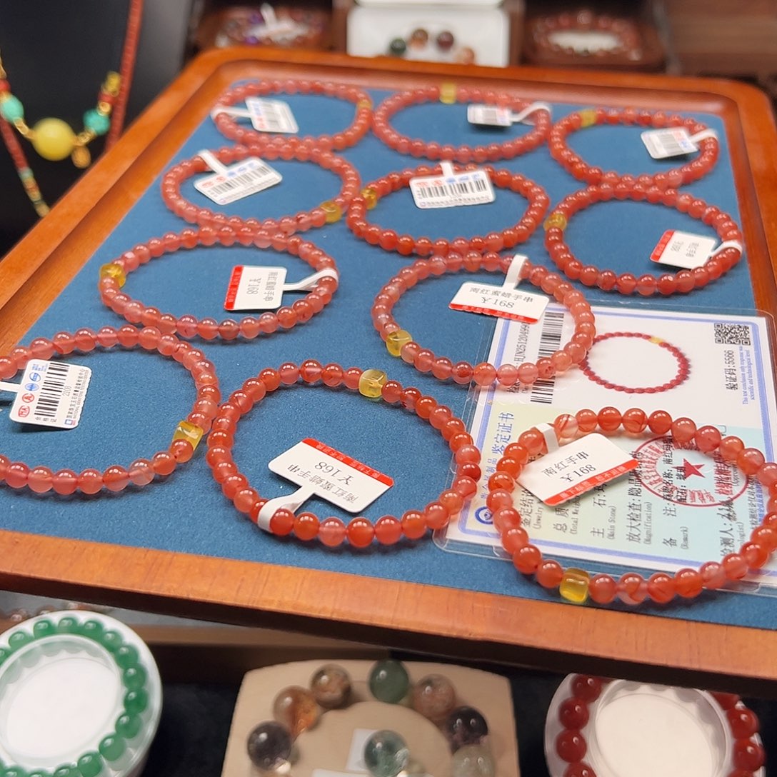 南红玛瑙未镶嵌手链