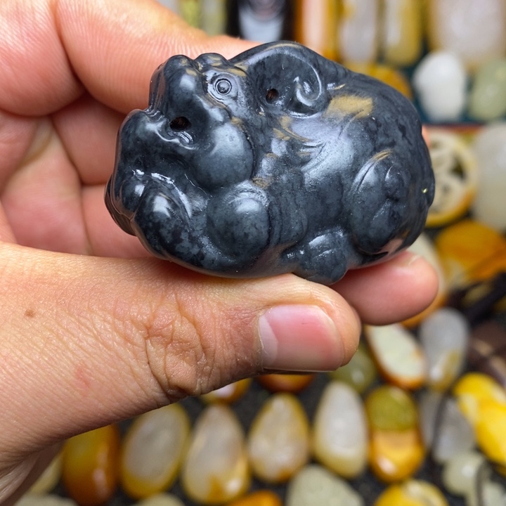 和田玉未镶嵌吊坠(赠链)