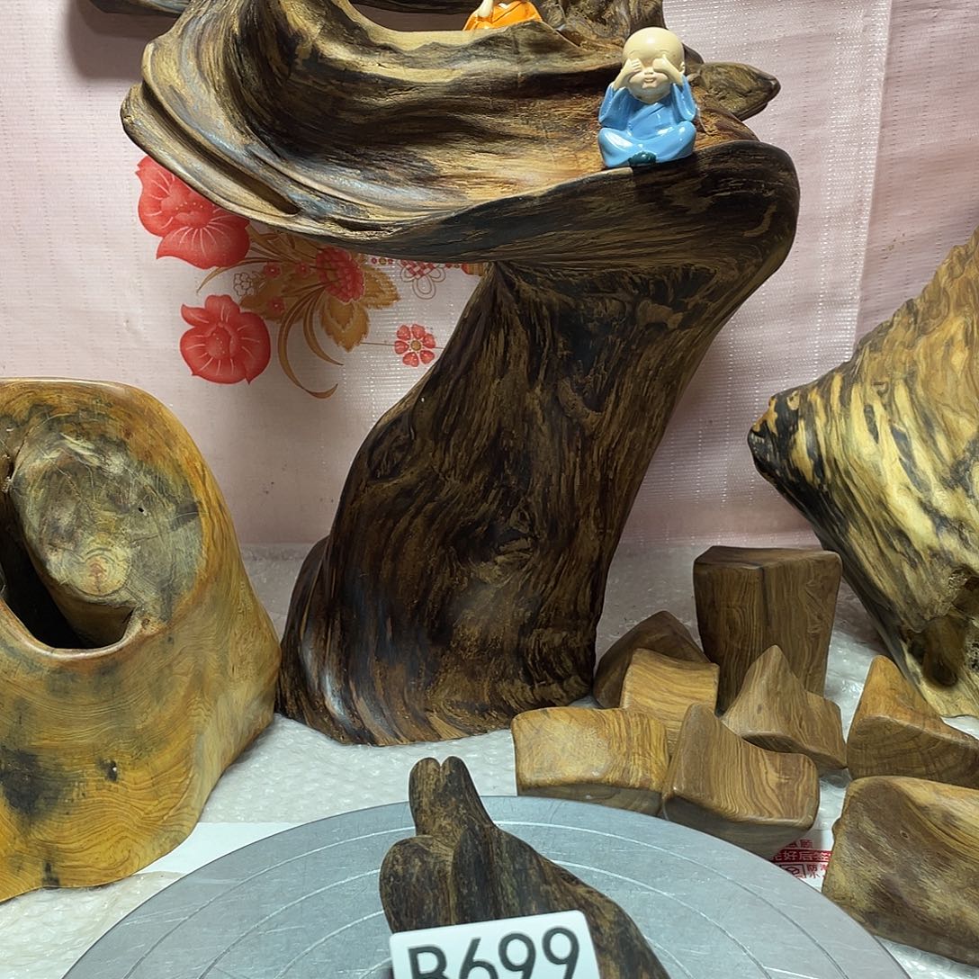 张****玉木（非红木类）土沉香香木摆件