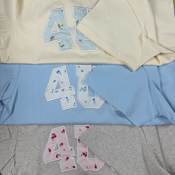 4US碎花贴布绣短袖  吹毛求疵者勿拍