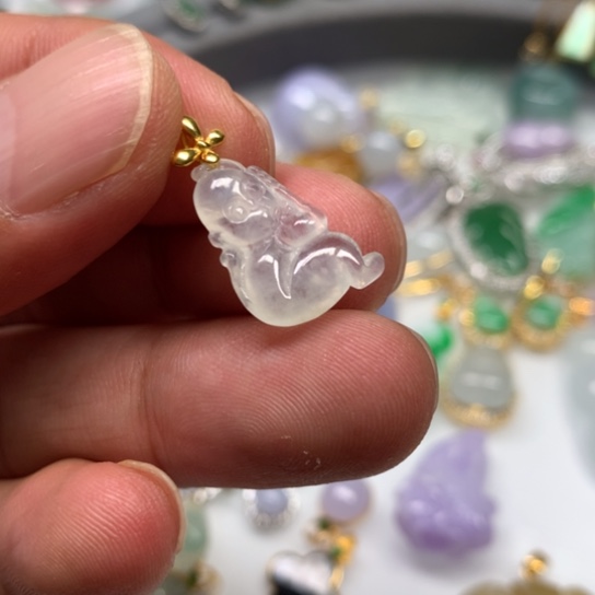 翡翠颈饰未镶嵌翡翠