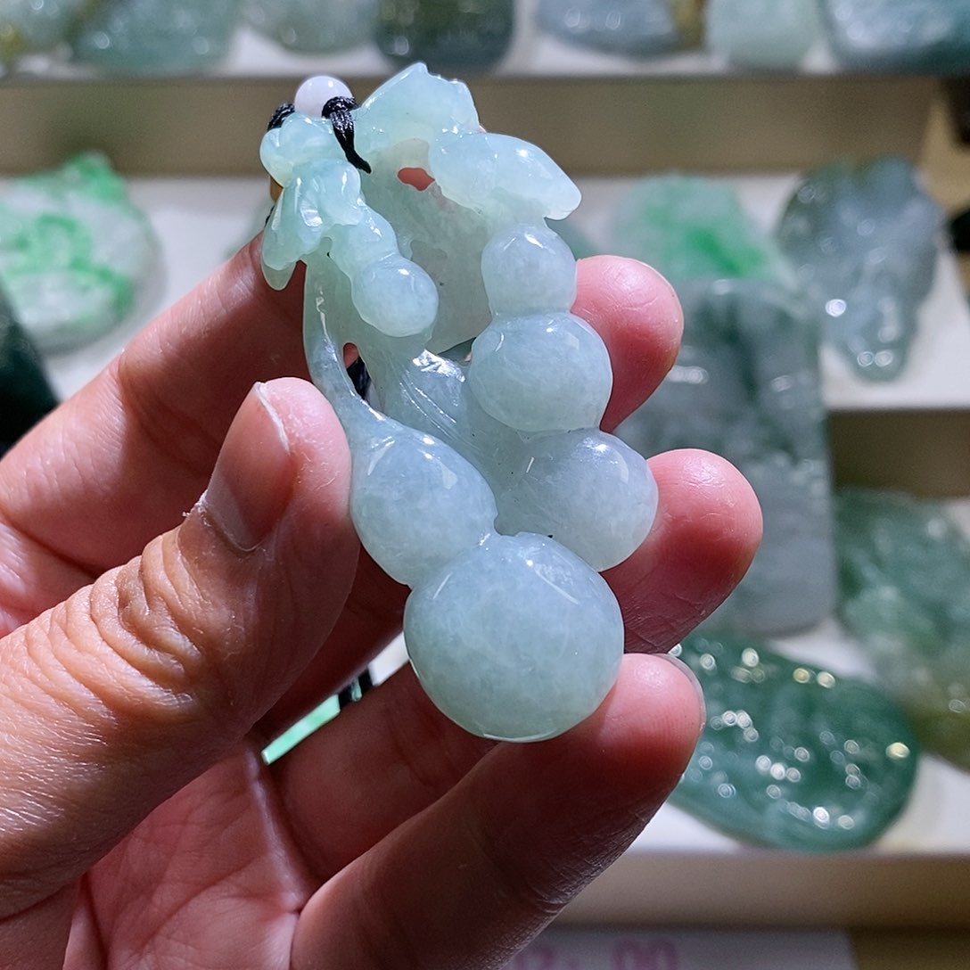 【闪购商品】翡翠颈饰未镶嵌葫芦