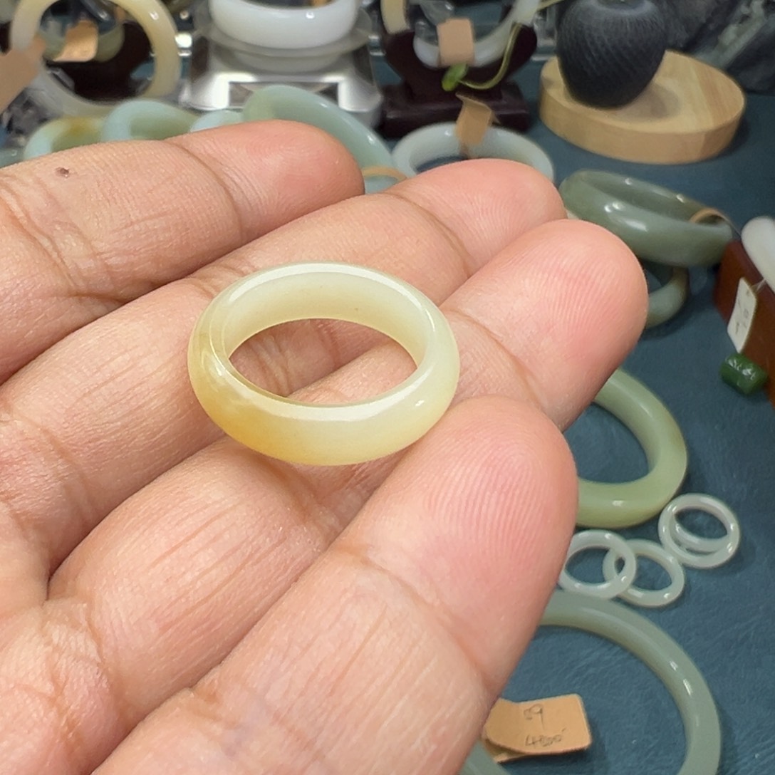 和田玉戒指未镶嵌半*?