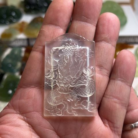 蛇纹石玉颈饰未镶嵌