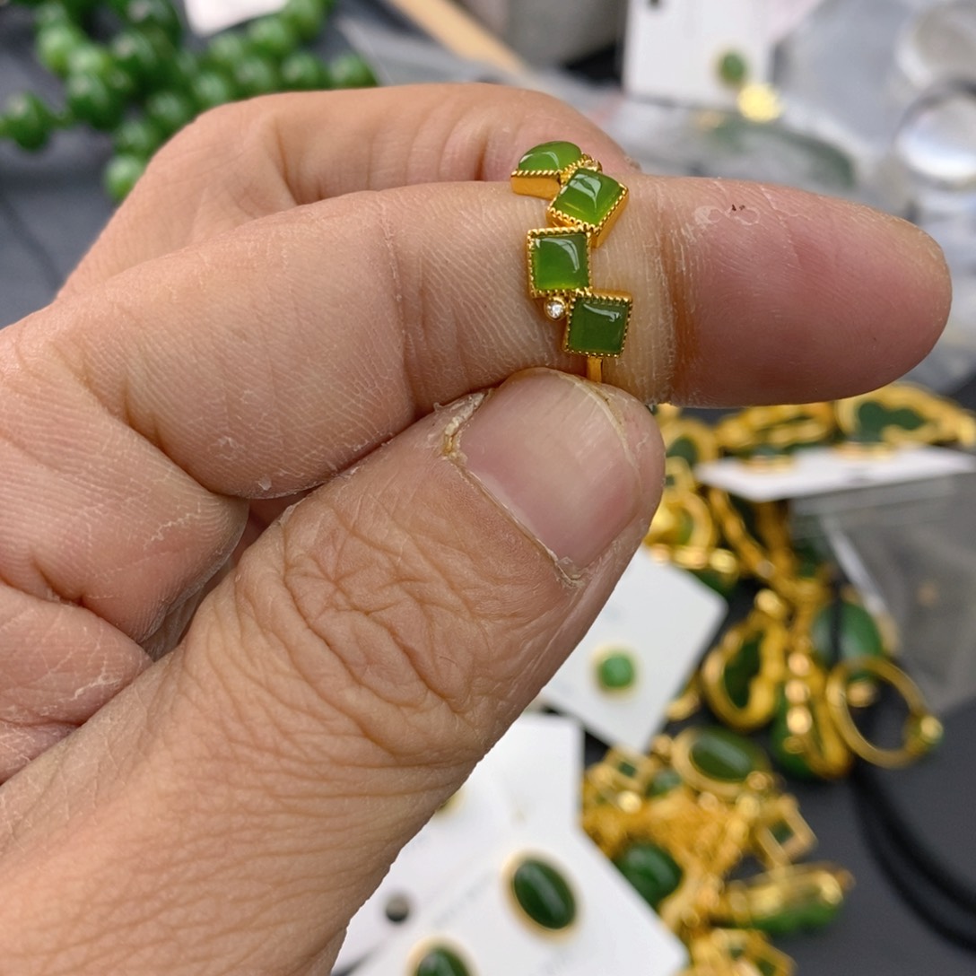 和田玉（碧玉）耳饰银S925镀金镶嵌