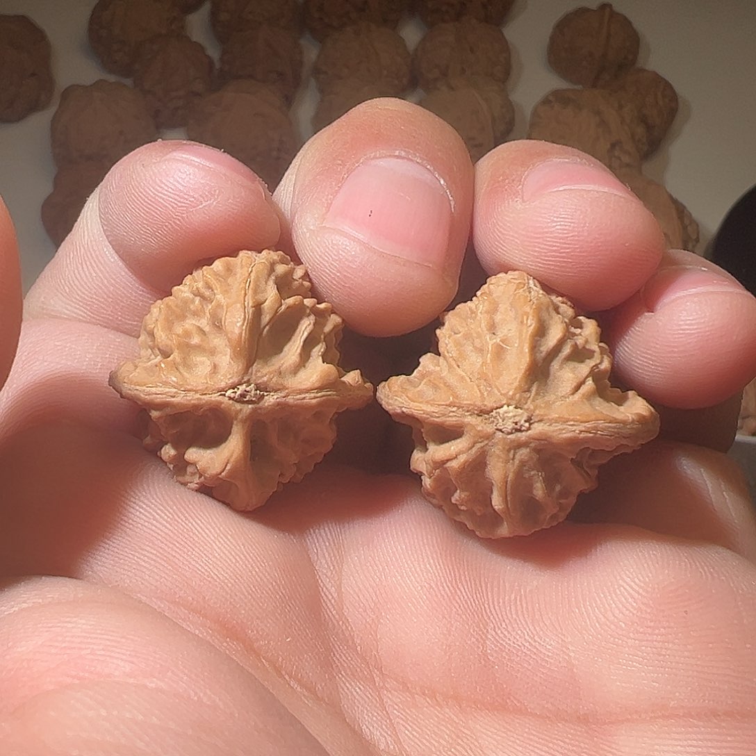 小***间吊坠猴头核桃文玩