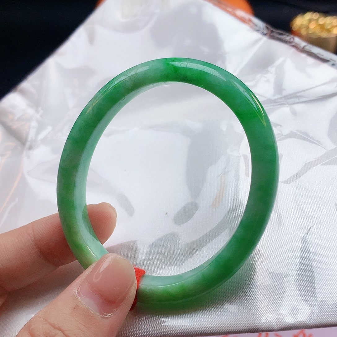 翡翠手镯未镶嵌54圈2289