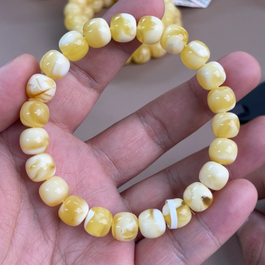 未镶嵌琥珀裸石02400000000