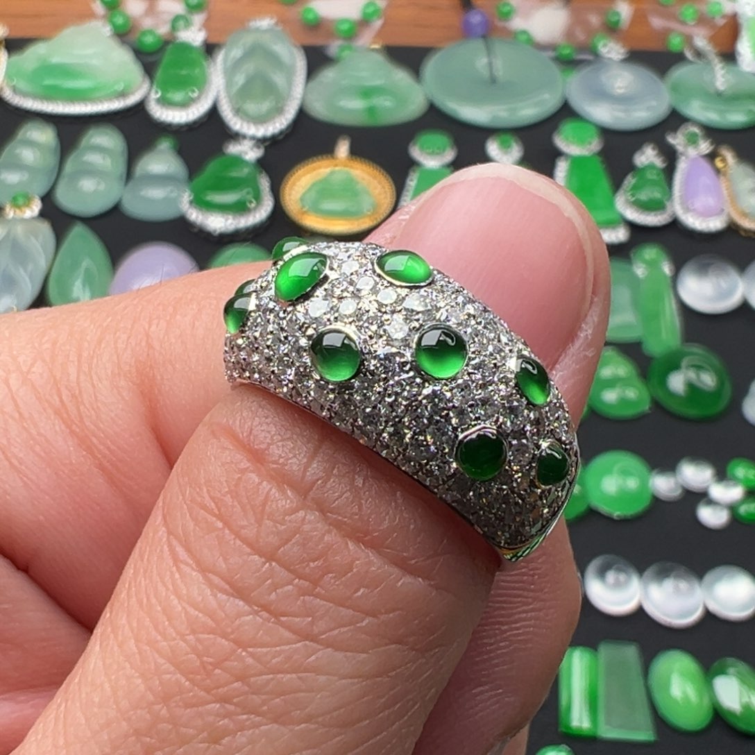 翡翠戒指18K金镶嵌10个绿蛋