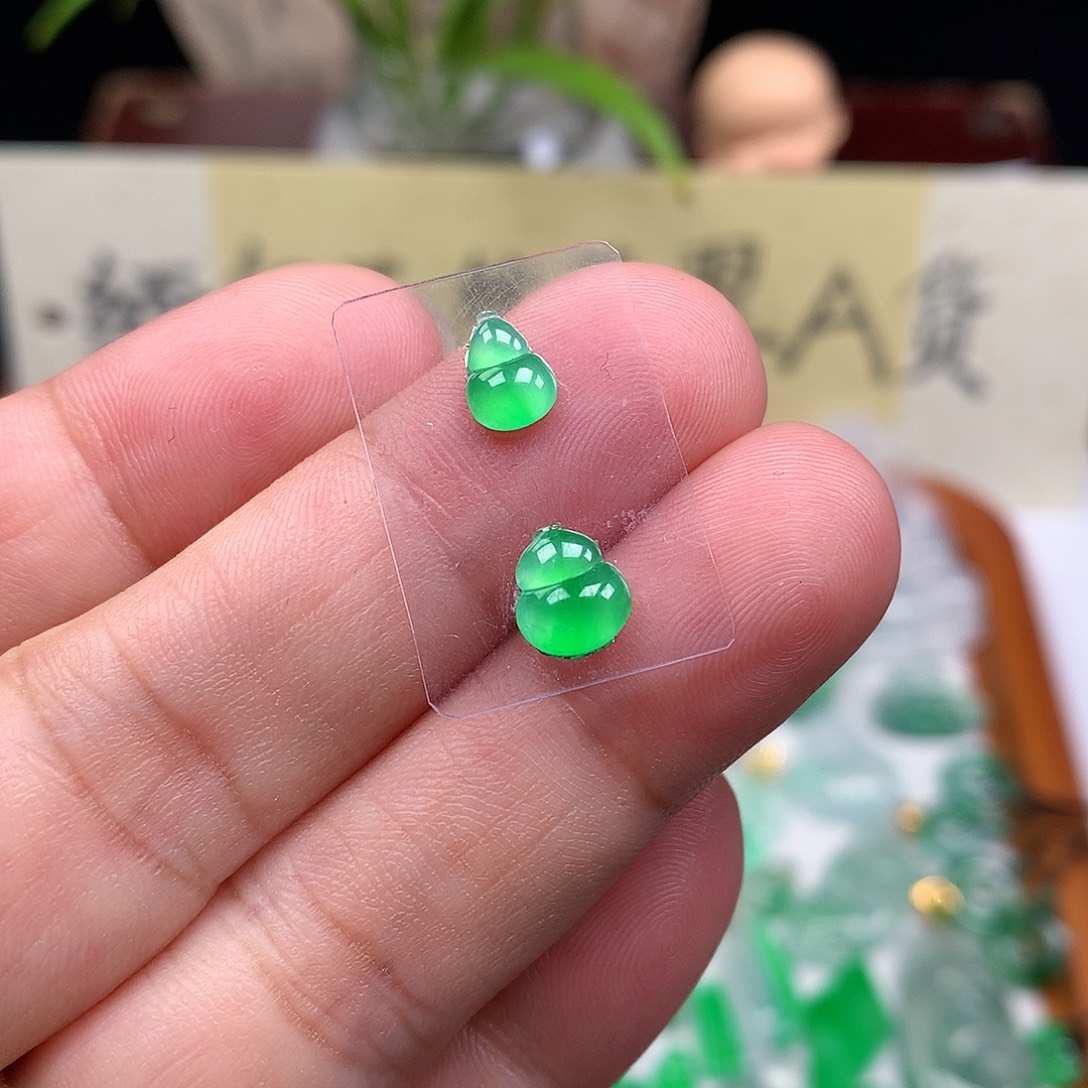 翡翠散珠缅甸天然A货翡翠阳绿葫芦