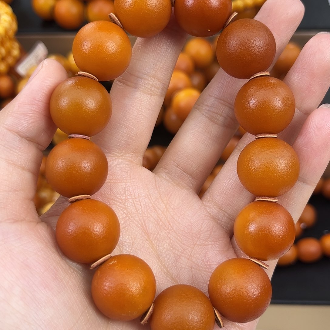 琥珀颈饰未镶嵌蜜蜡