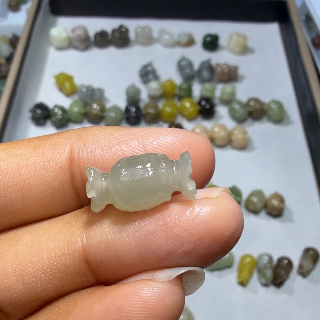 和田玉未镶嵌珠宝奇石