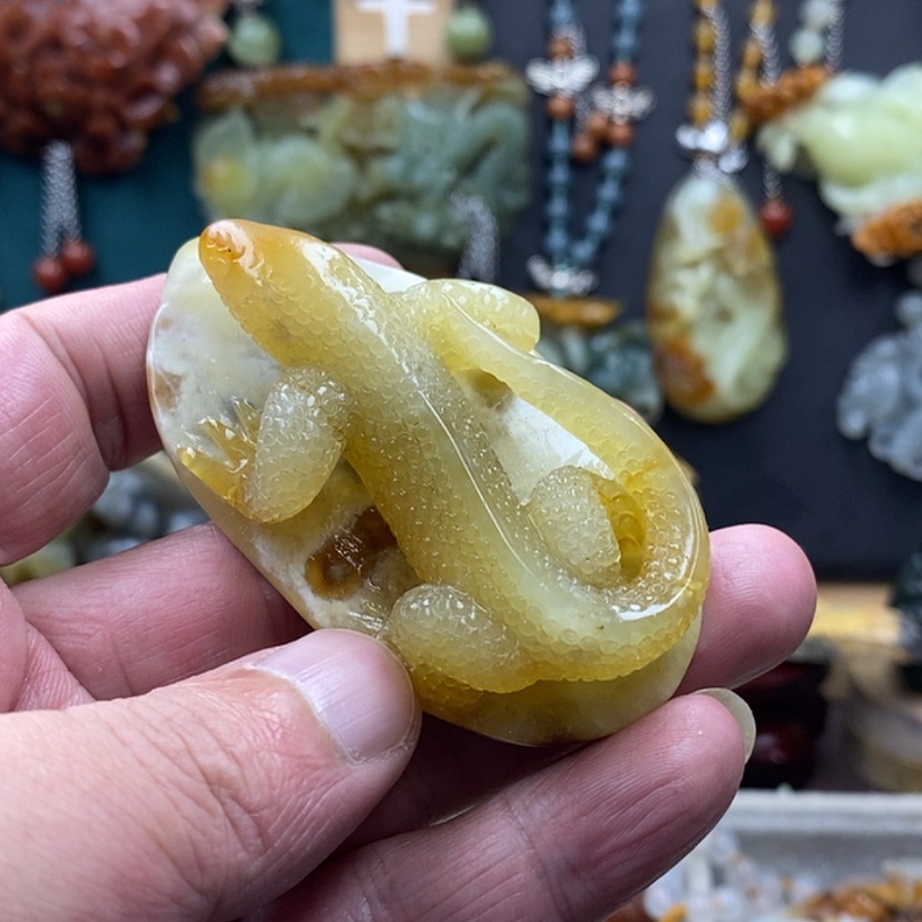 【闪购商品】蛇纹石玉吊坠未镶嵌