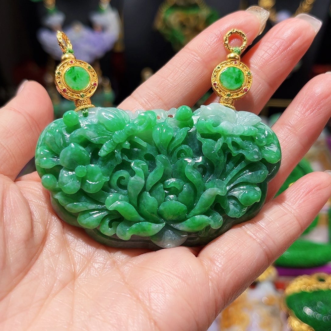 【闪购商品】翡翠吊坠(赠链)未镶嵌福利