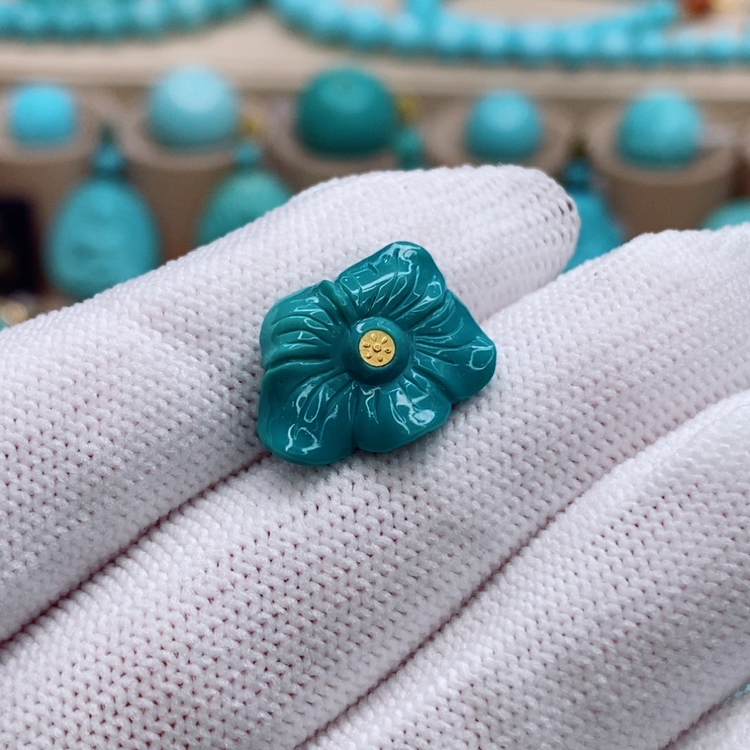 绿松石未镶嵌珠宝奇石