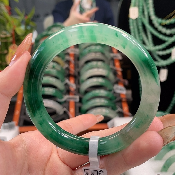 石英质玉手镯未镶嵌天然A货非洲翠手镯