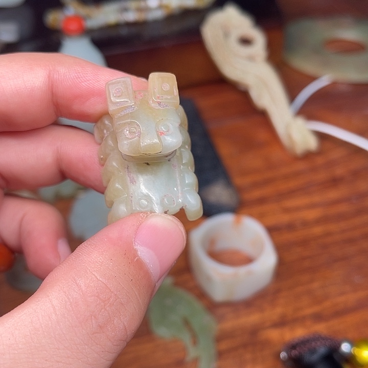 启***》和田玉（糖玉）未镶嵌挂件