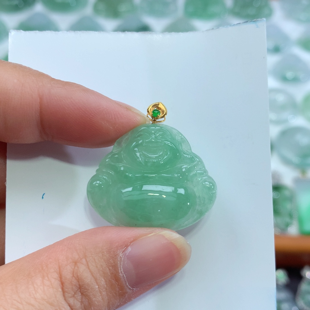 翡翠颈饰18K金镶嵌佛