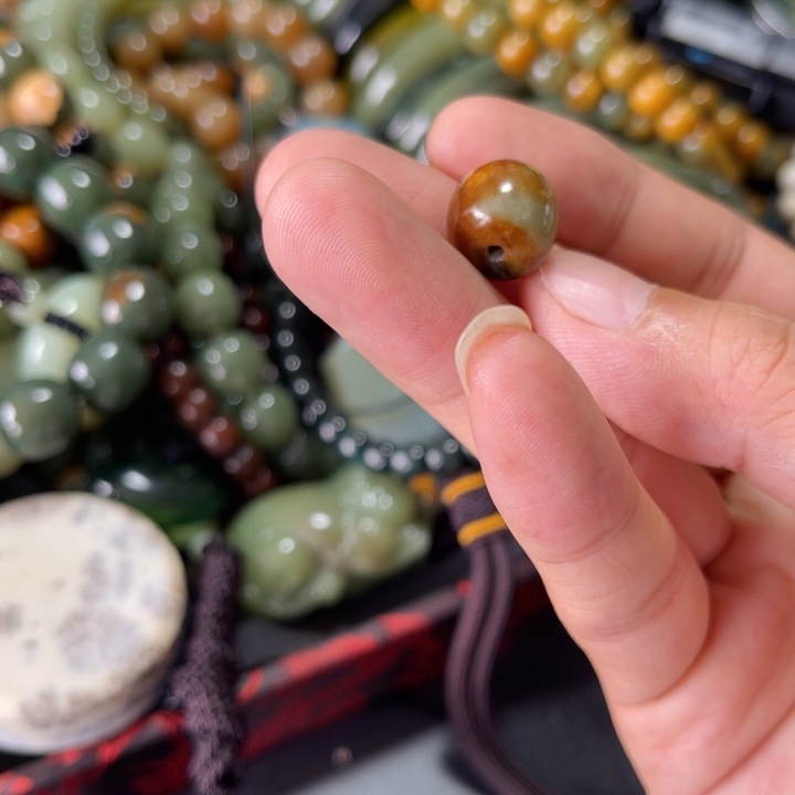 手链未镶嵌岫岩河磨玉（透闪石质玉）