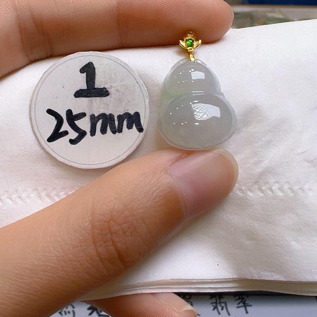 翡翠颈饰18K金镶嵌翡翠