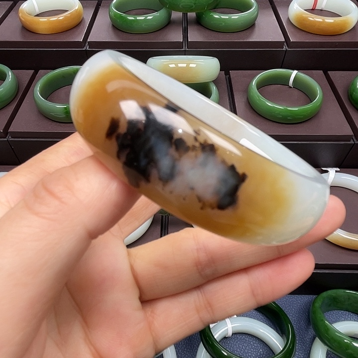 和田玉未镶嵌手镯