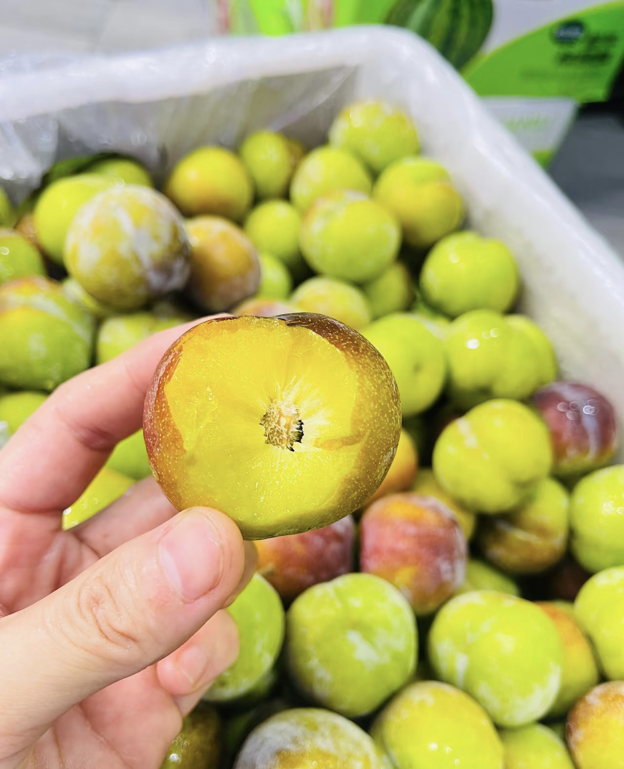 四川新鲜应季脱骨李半边红茵红李果园现摘脆甜爽口水果5斤包邮