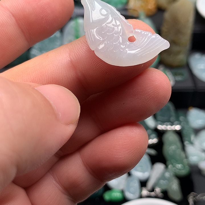 翡翠未镶嵌颈饰翡翠首饰