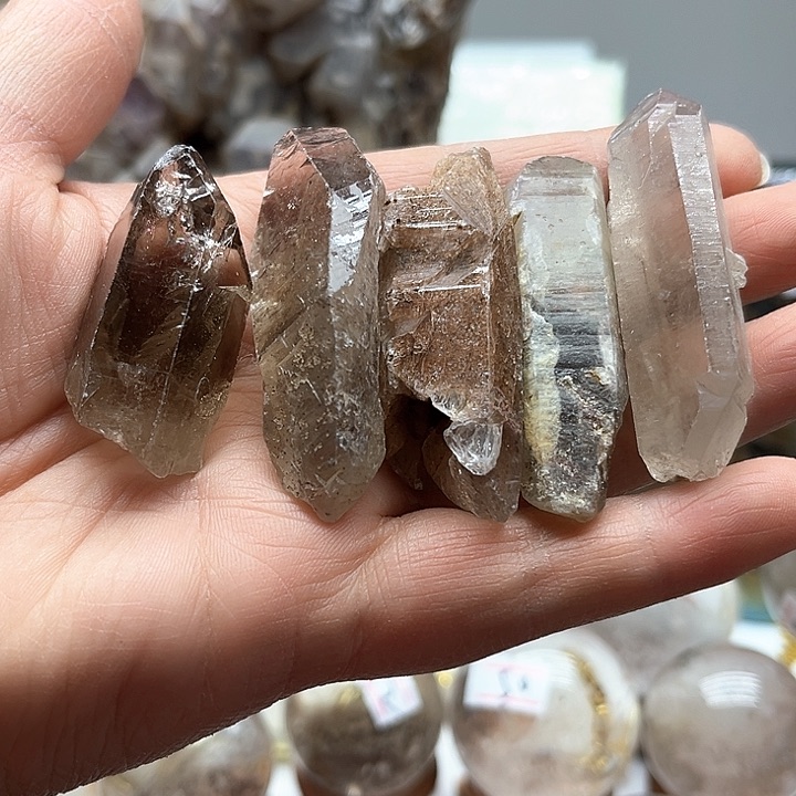 水晶113克水晶原石未镶嵌