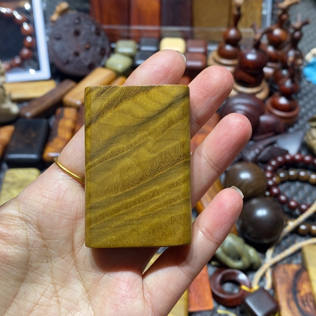 金丝楠泰**然金丝楠木块一个