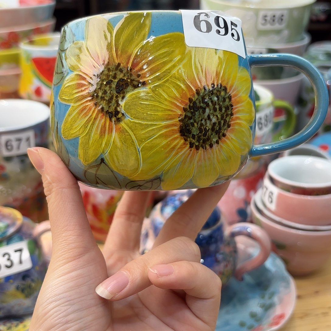 瓷片兔兔盖茨。兔兔好